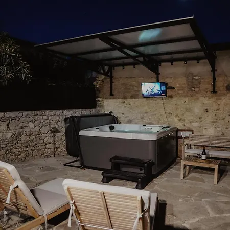 Villa The Stonehouse With Private Bath Spas